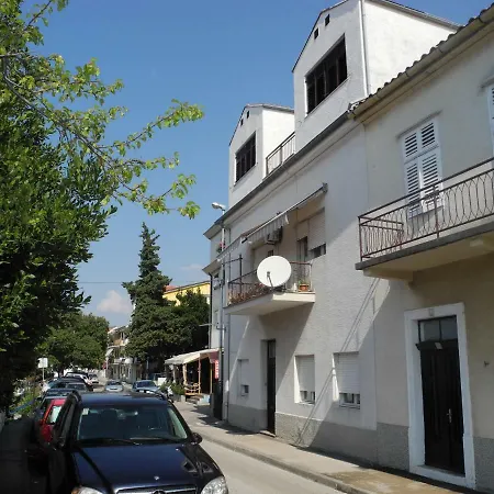 Apartment Snjezana *